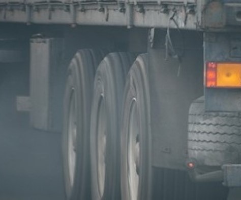 Lorry exhaust fumes Oxford's zero emission zone