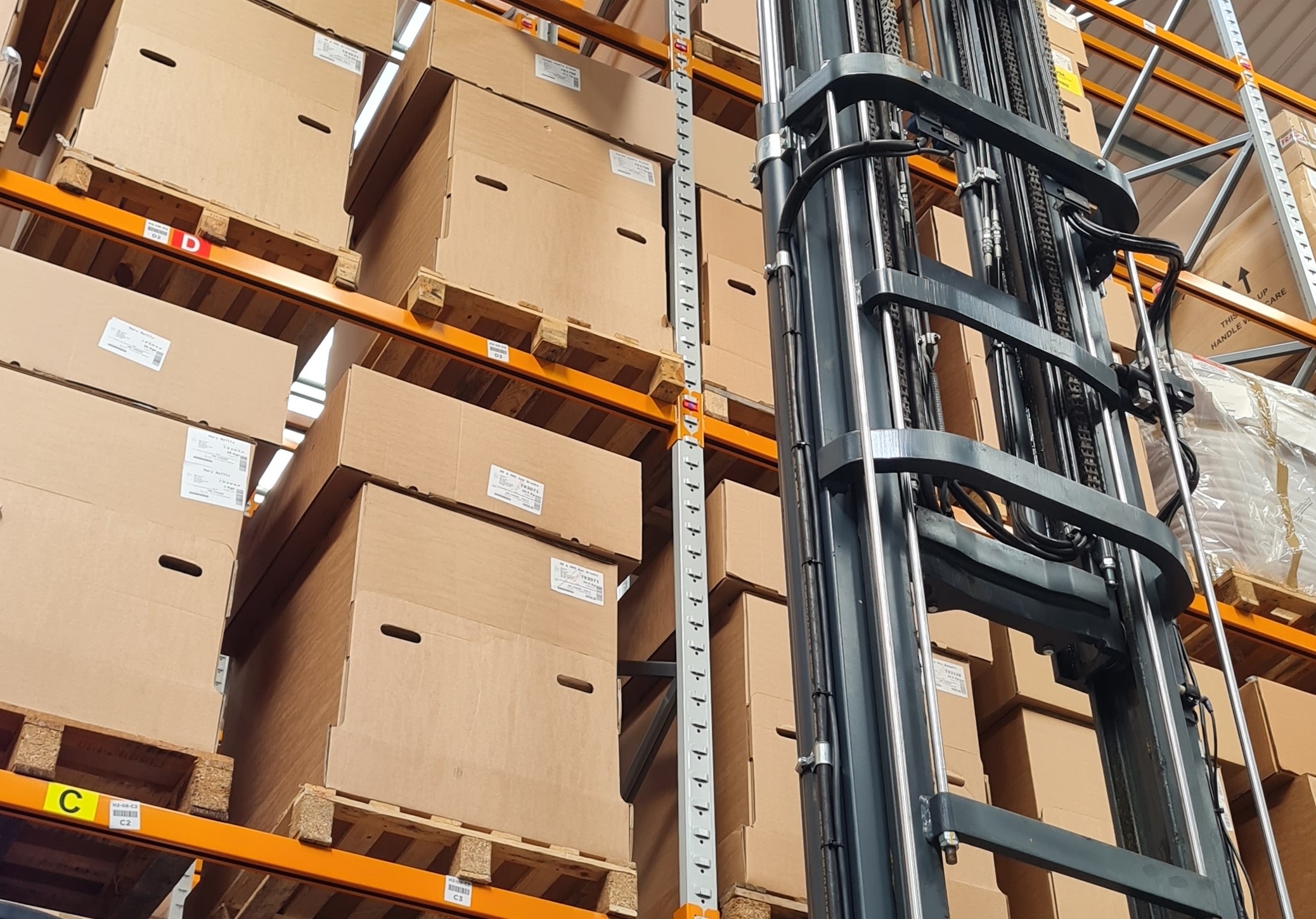 Dawsongroup material handling solutions designed to vertically increase your capacity in warehouses.
