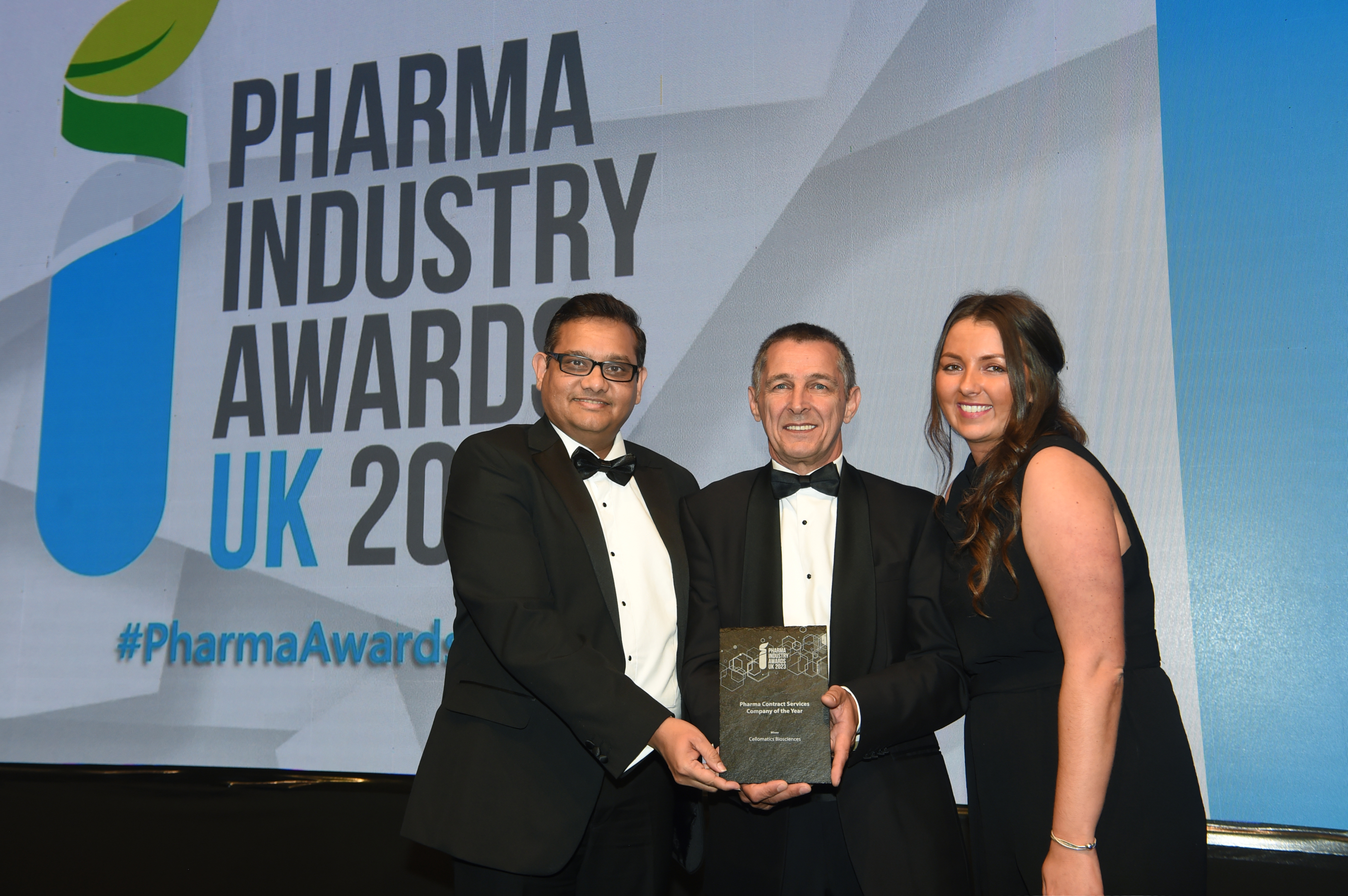 Dawsongroup tcs presenting an award at the Pharma Industry Awards 2023