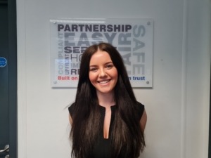 Image of Kirsty Dawes, head of regional sales Northwest for Dawsongroup vans.