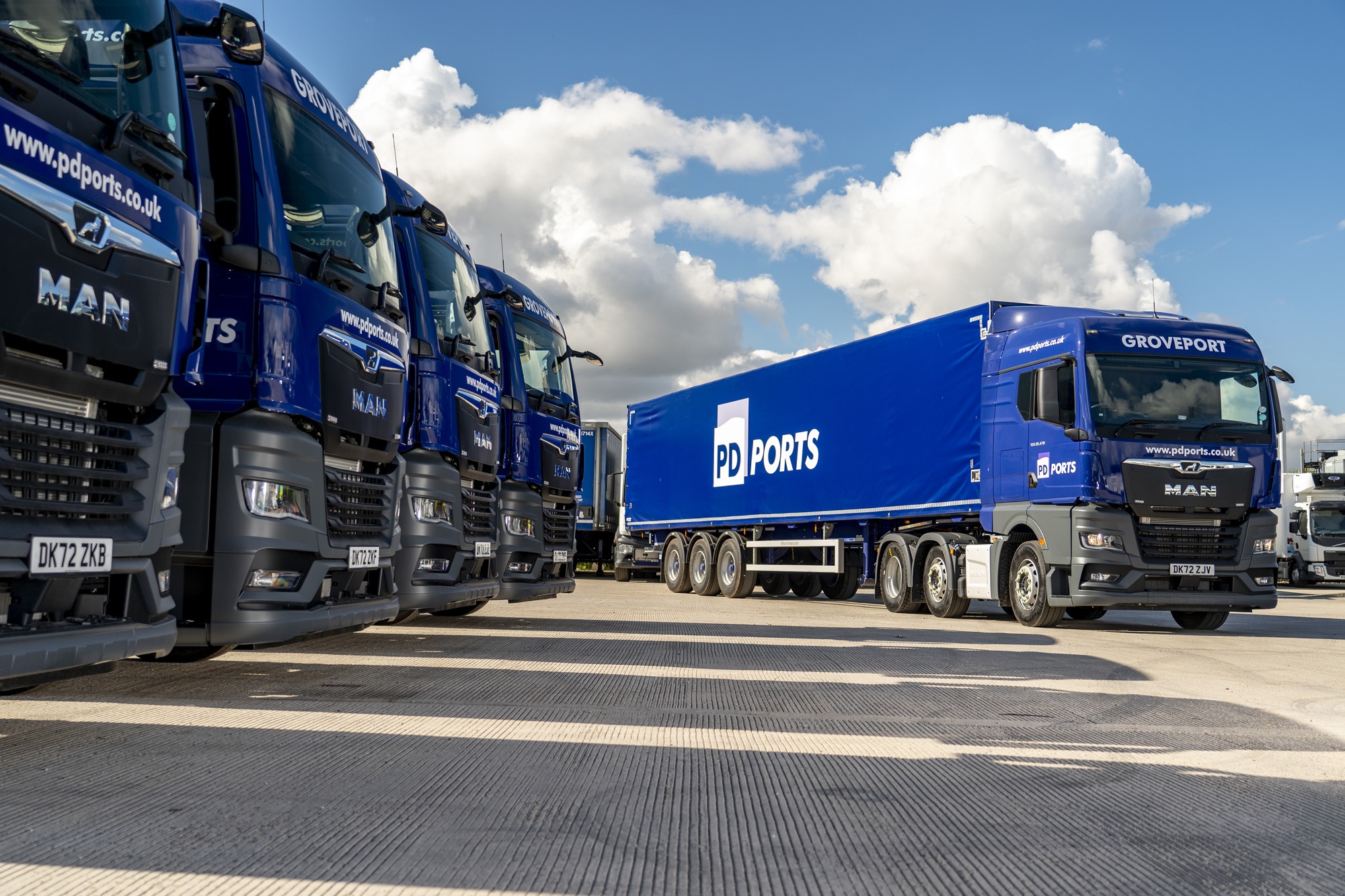 PD Ports new tractors from Dawsongroup truck and trailer